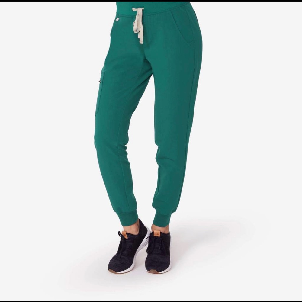 Figs green jogger scrub set size small